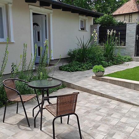 Garden Home Törökbálint Exterior foto